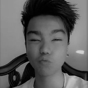 Meet your Posher, Leo